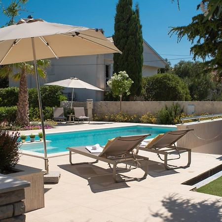 Pool Apartments Galeb Novalja Buitenkant foto