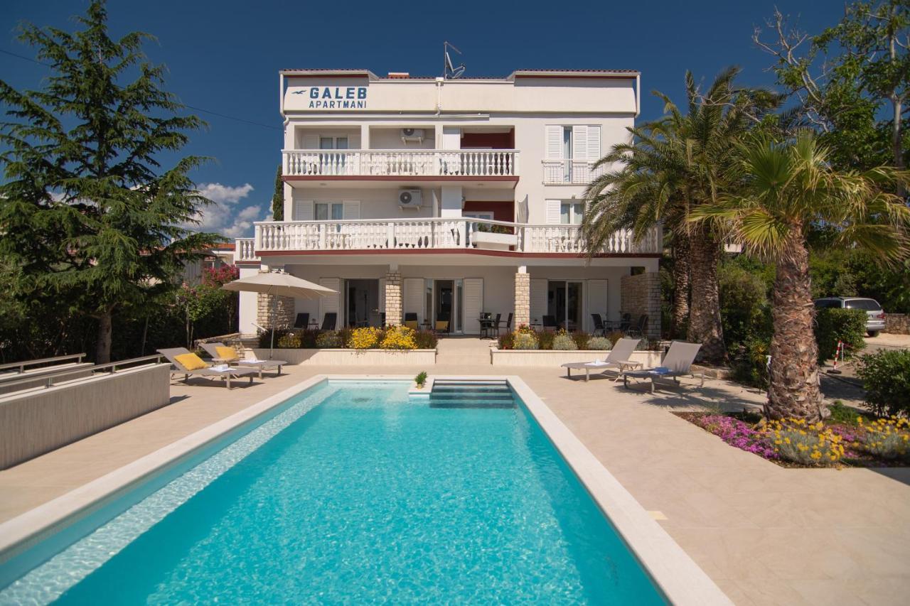 Pool Apartments Galeb Novalja Buitenkant foto
