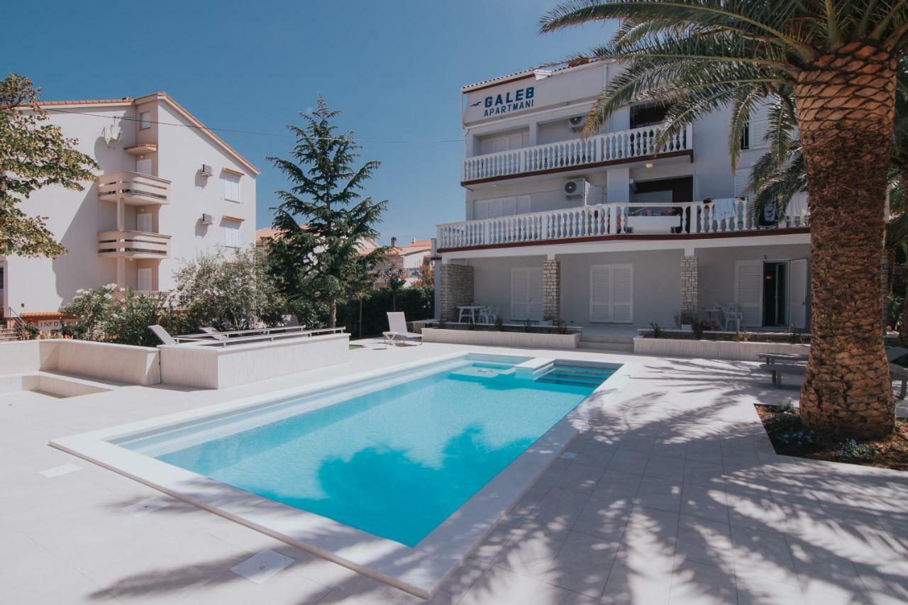 Pool Apartments Galeb Novalja Buitenkant foto